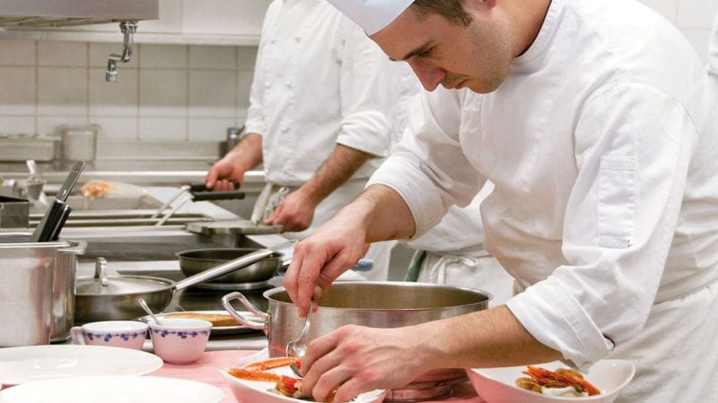 Quisisana Hotel Molteni - Chef preparing food