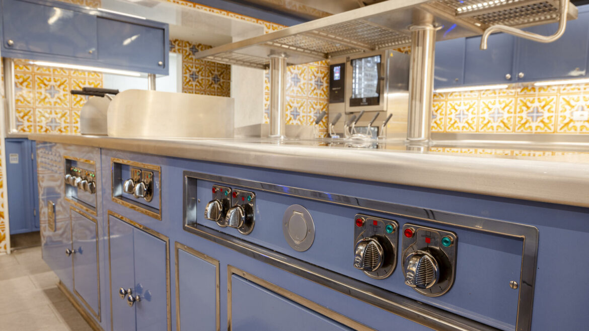 Details of the knobs in Onde Molteni kitchen